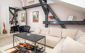 He-Ra Apartments With Free Parking